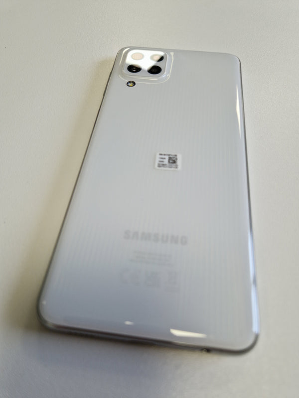 Samsung Galaxy M32, 128GB, White - Unlocked - Pristine Condition - Sale 360395